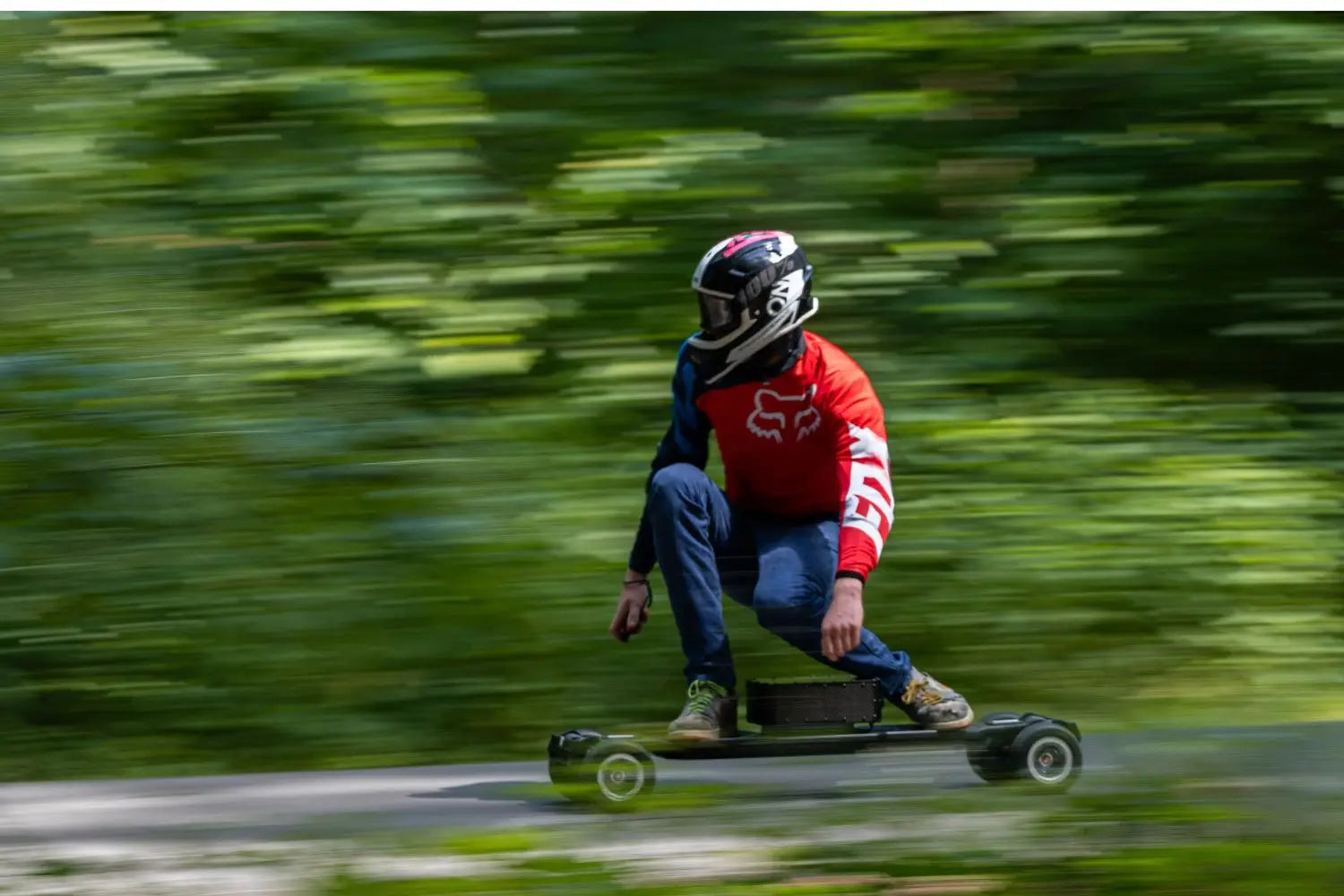 MEEPO Vader AWD Pro 7000W Electric Skateboard, 34mph 24mi 56% Hill Climb, 250kg Load IPX5, 3K Carbon 2.1h Charge