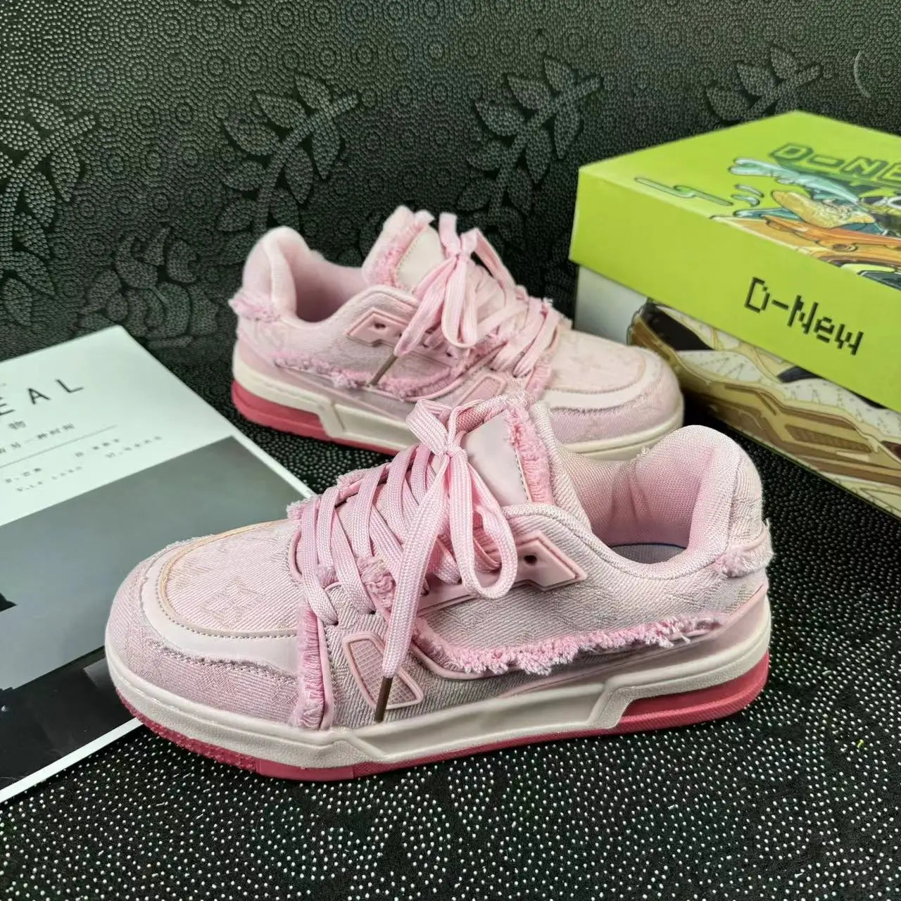 2025 New Casual Women's Sneakers Popular Niche Vintage Skateboard Spring Autumn All Match Shoes Couple Style Pink Sneakers
