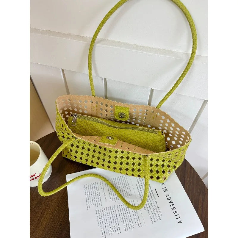 2026 New Fashion Hollow Out Woven Tote Bag for Women Large Capacity Commute Single Shoulder Handbag for Summer