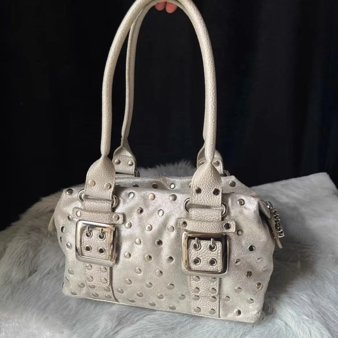 Korean Hot Girl Studded Y2K Tote Bag Women Polka Dot Leather Large Capacity Underarm Bag Ladies Retro Harajuku Handbag Chic 2026
