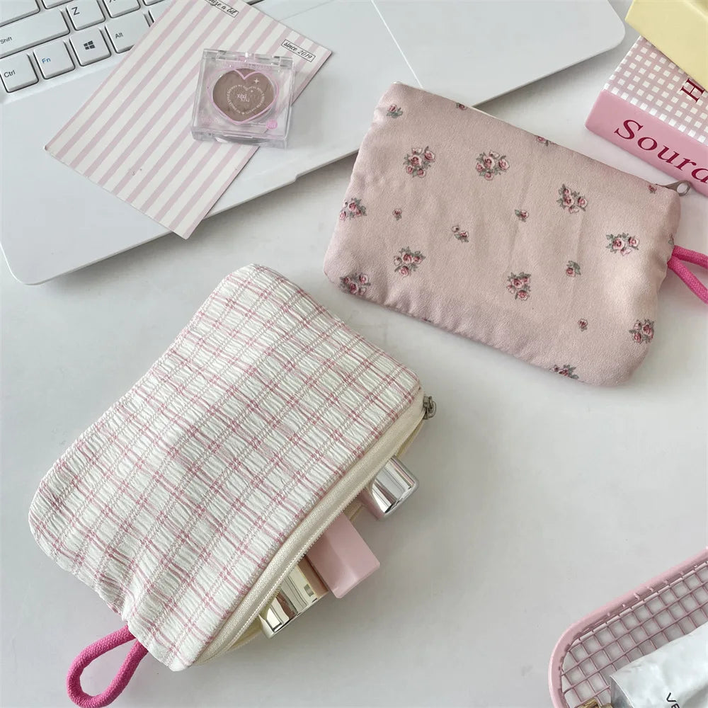 women's Coin Purses Korean Floral Countryside Style Sweet Kawaii Coin Purses Portable Lipstick ID Key Storage Bag Cosmetic Bag