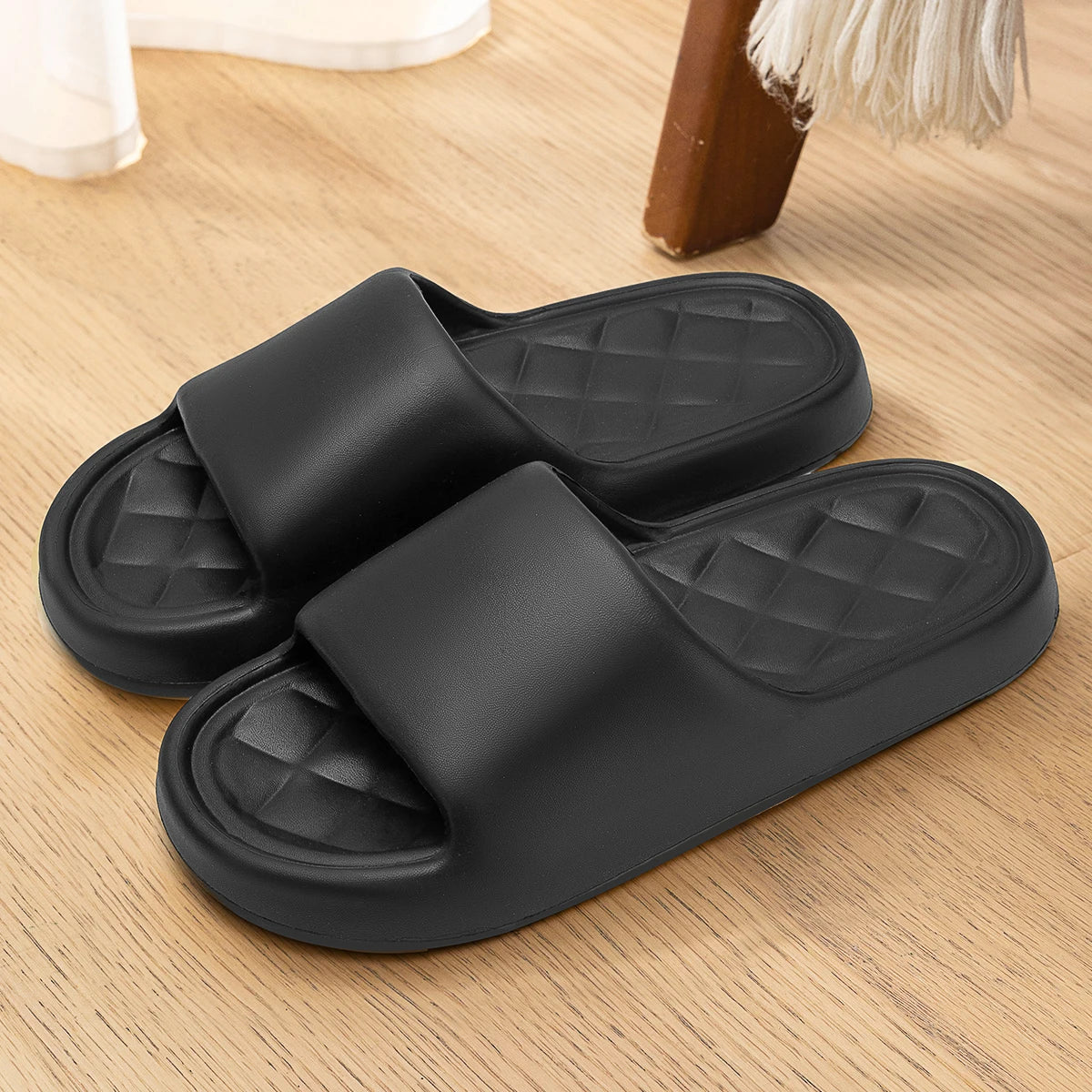 Men Trend New Summer Slippers Soft Non-slip Sole Cloud Sandals for Home Beach Indoor Outdoor