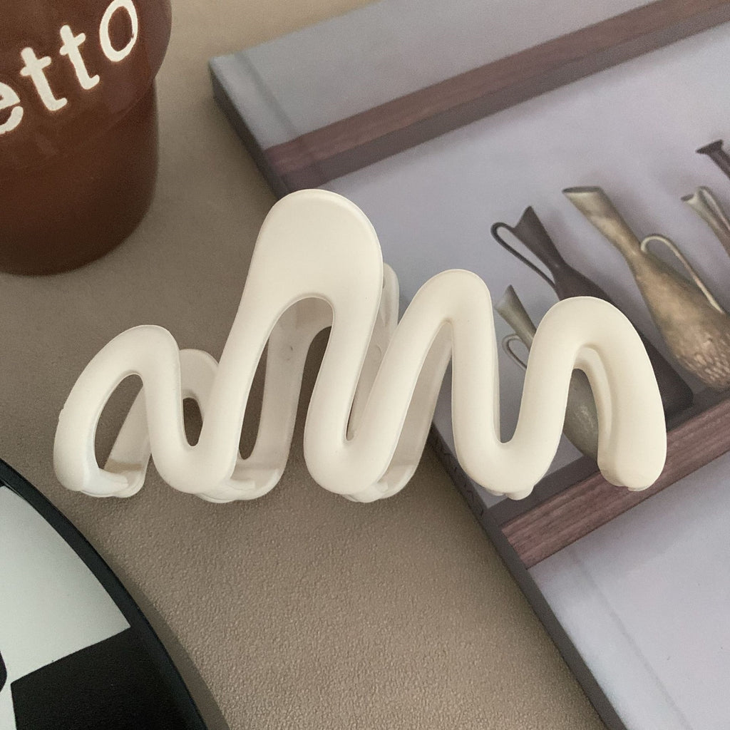 2023 New Trendy Curve Matt Hair Claw Clip Large Shark Crab Hair Clips Women Hair Accessories INS Female Back of Head Hairpin