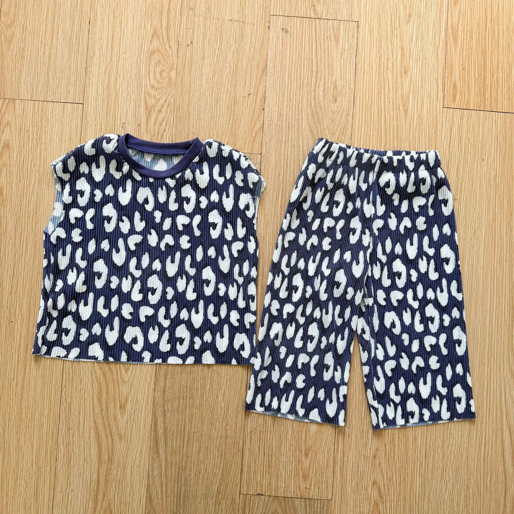 2026 New Infants Kids Matching Clothing Set Cartoon Print Pleated 2 Pieces Suit Tank Top Trousers Soft Loose Streetwear Homewear