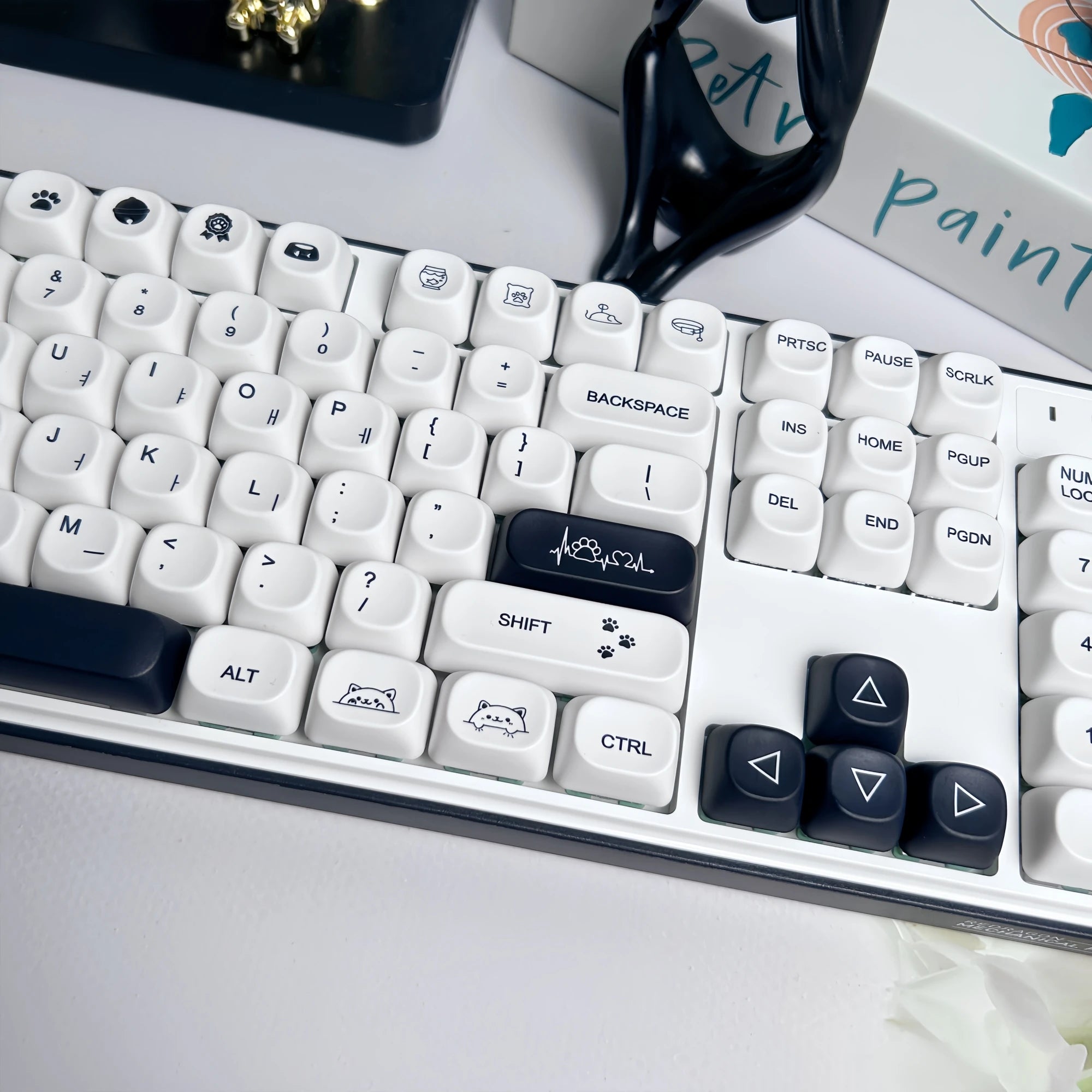 Strange Cat Cute Keycap English/Russian/Korean PBT MOA Minimalist Black and White Keycaps Lovely Kitten Mechanical Keyboard Caps