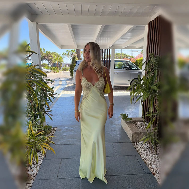 Lace Patchwork Satin Maxi Dress For Women Butter Yellow V Neck Sleeveless Vestidos Adjustable Rhinestone Straps Evening Dresses