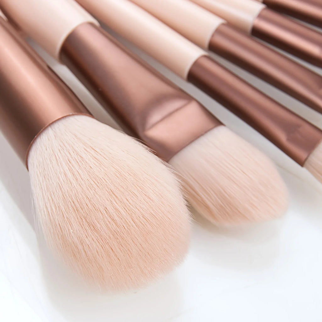 8Makeup brush set & 2Makeup sponge set，Suitable for women to use - Soft nylon bristles，Full coverage foundation/Blush/Eyeshadow