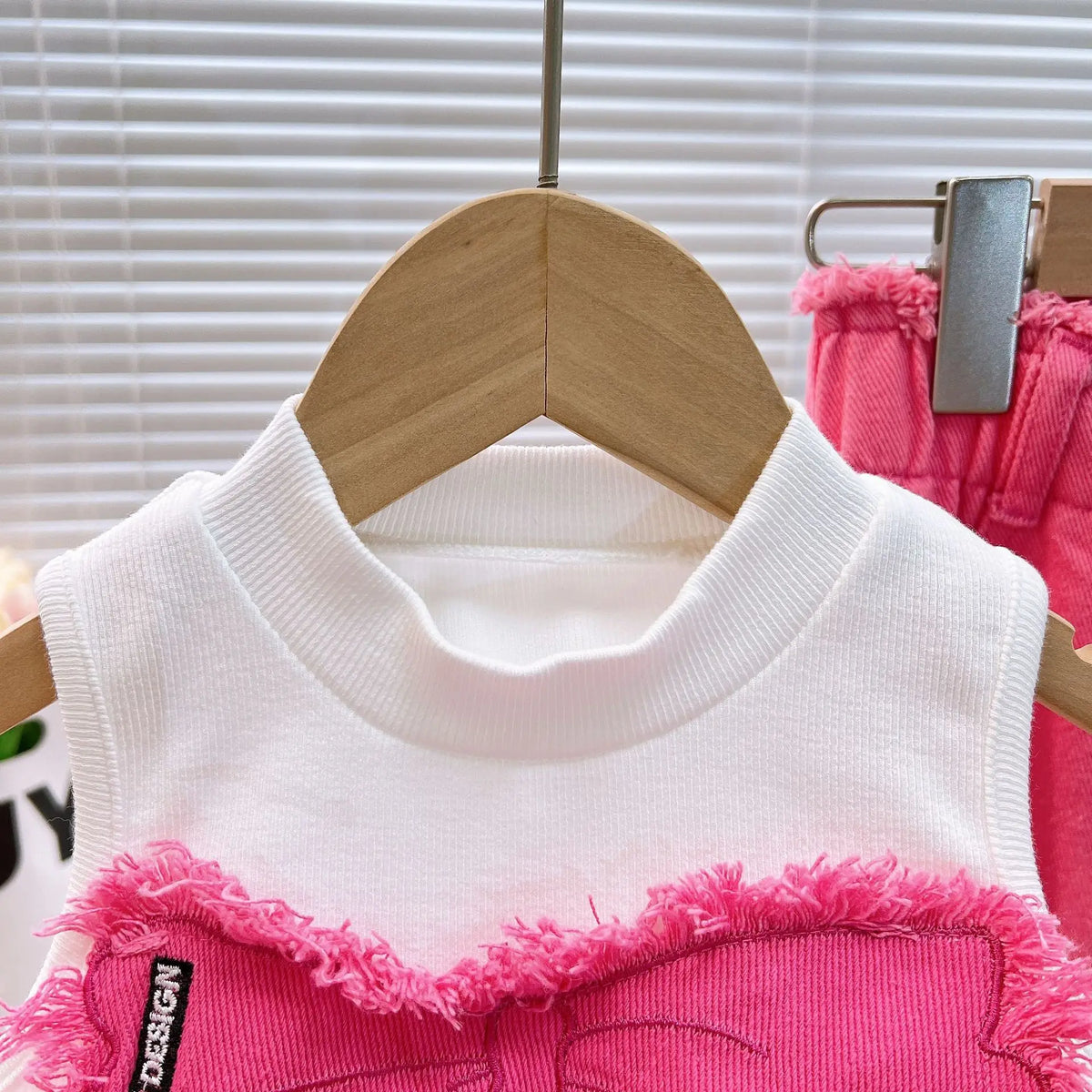 2025 Summer New Girls Clothing Set Bow Sleeveless Vest+Butterfly Decoration Gradient Ripped Jeans 2Pcs For 3-8Y Fashion Outfit