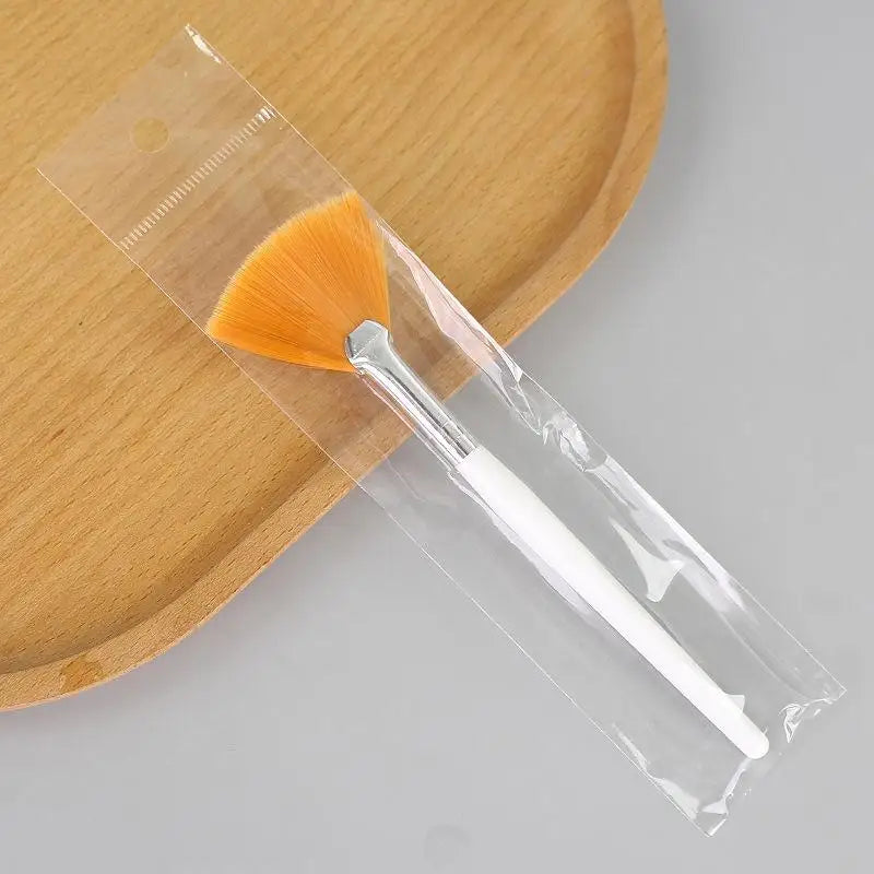 Fan-Shaped Makeup Brush Facial Mask Brush Soft Applicator Brushes Facial Beauty Tool DIY Tool