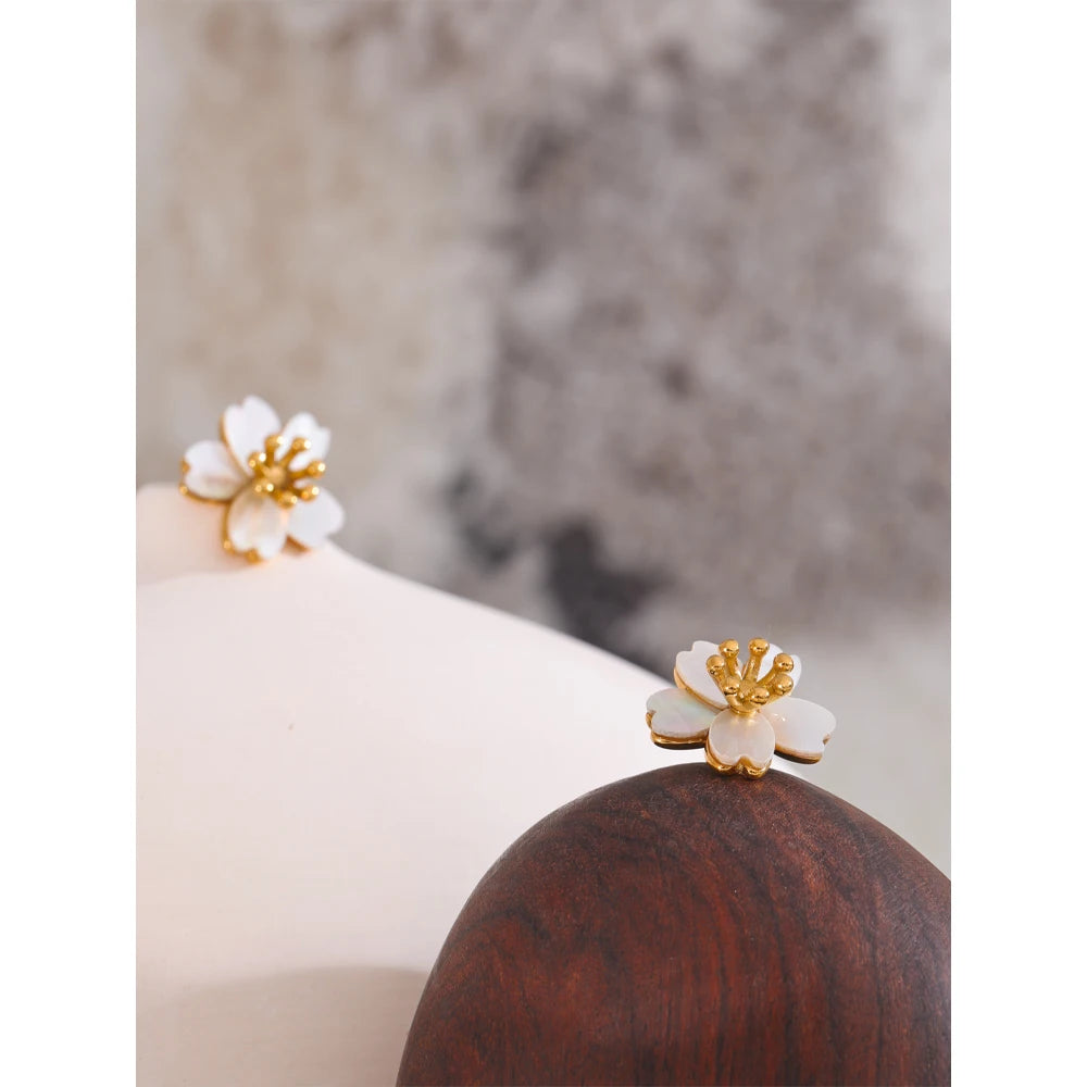 Yhpup High Quality Natural Shell Flower Golden Daily Stud Earrings for Women Prevent Allergy Stainless Steel Exquisite Jewelry