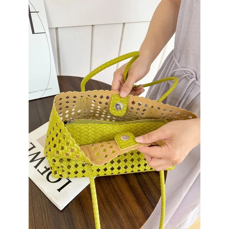 2026 New Fashion Hollow Out Woven Tote Bag for Women Large Capacity Commute Single Shoulder Handbag for Summer