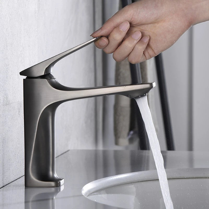 Brass Core Modern Bathroom Sink Faucet Single Handle Deck Mounted Wash Basin Water Tap Hot And Cold Mixer