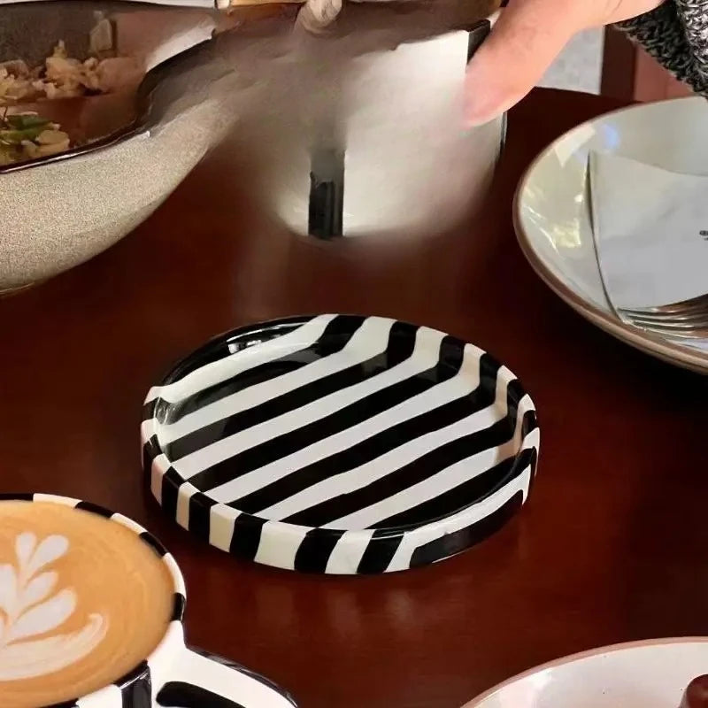European Striped Ceramic Coffee Cup Saucer Modern Breakfast Dessert Plate Tea Cup Decorative Art Striped Coffee Cup 200 Ml Decor