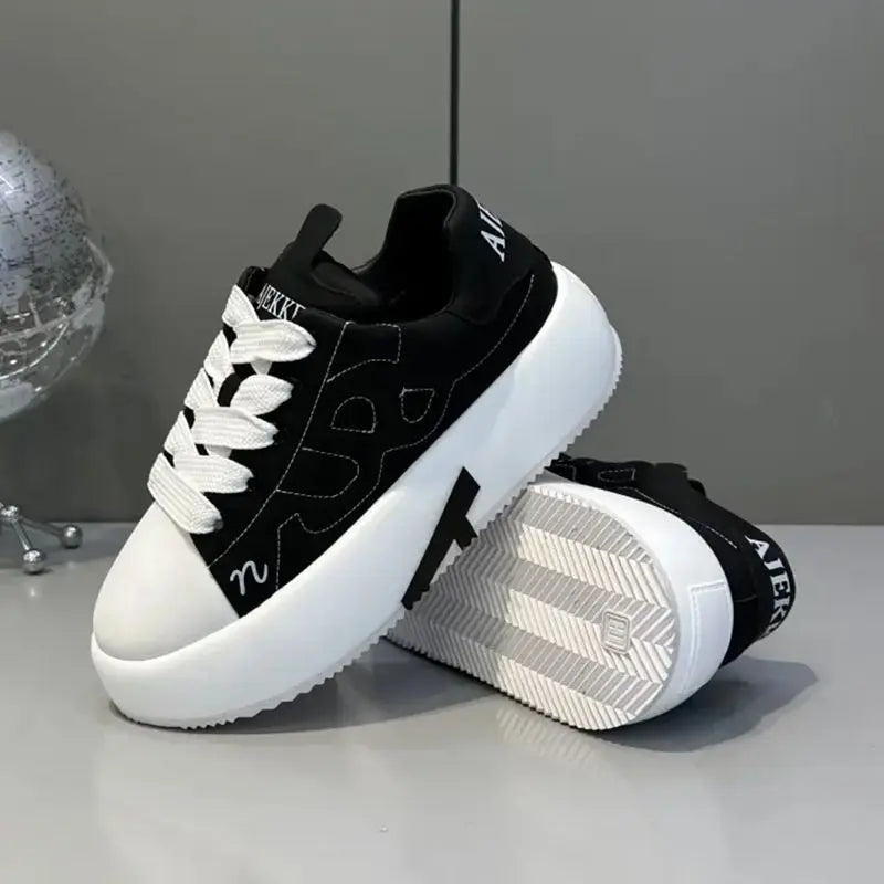 2025 Autumn New Men's Sneakers Round Head Lace-Up Casual Shoes Solid Color Fashion Platform Trend Board Shoes zapatillas hombre