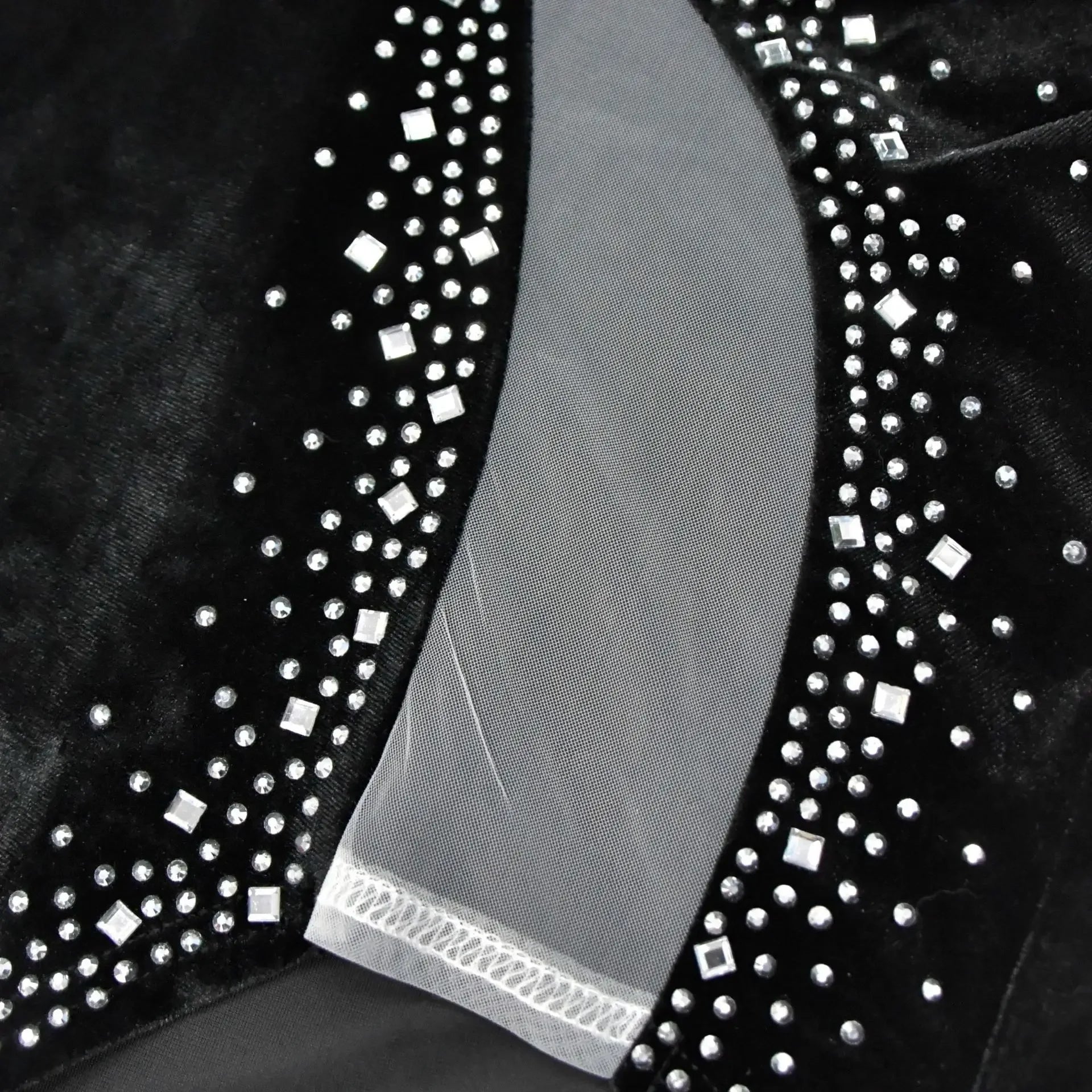 Women Diamonds Hot Rhinestones Velvet Ruched Side Split Bodycon Midi Dress with Cuff 2026 Sexy Party Dresses Vestidos