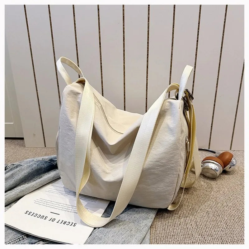 Women's Casual Nylon Large Capacity Shoulder Bag with Pocket, Casual Style for Daily Use, Sports, Travel, and Outdoor Activities