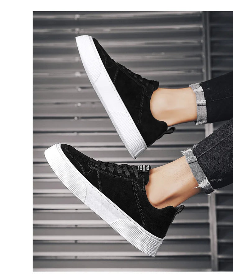Men's sports soft-soled breathable and comfortable sneakers are trendy to pair with fashionable casual sports shoes