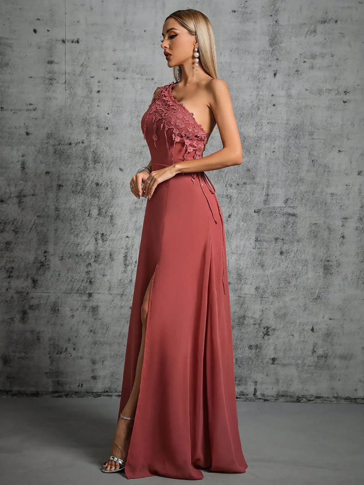 Mgiacy single-shoulder water-soluble lace fringed chiffon halter-neck open-front dress