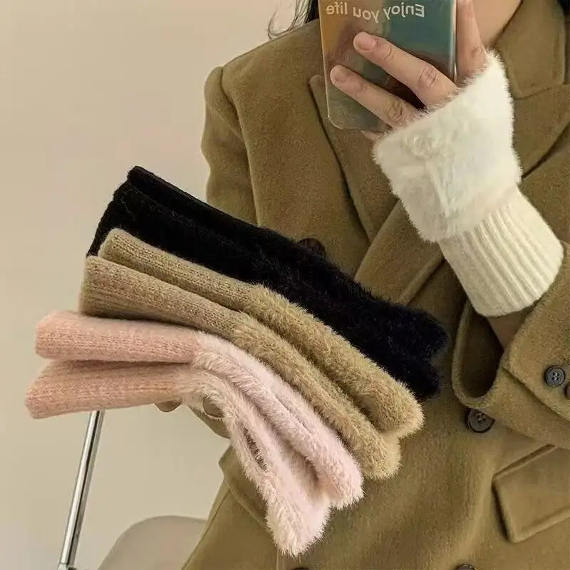 New Ins Style Half Finger Plush Gloves High Value Princess Warm Winter Touchscreen Gloves for Students in Class