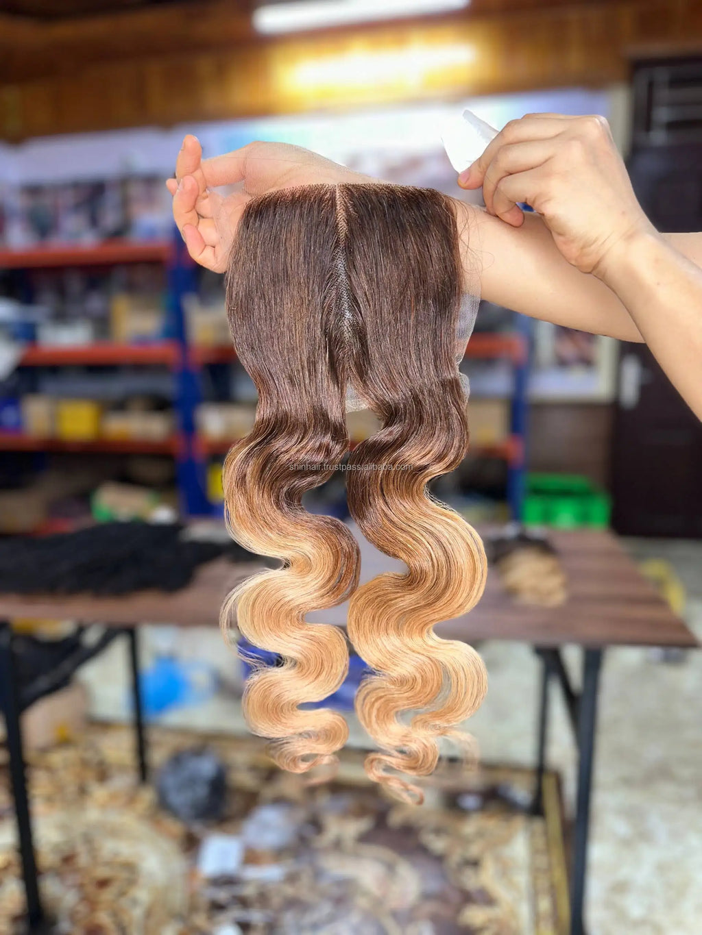 Vietnamese Virgin Human Hair Bundle Vendor Extensions Unprocessed Body Wave Weave with Closure Honey Blonde Highlights Bundles