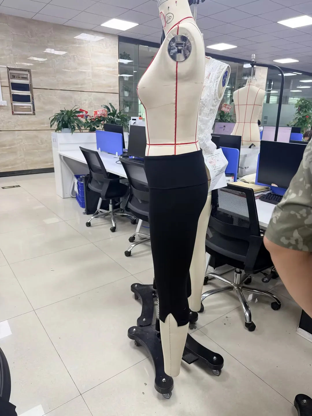 Women Solid Fold Over Waistband Capri Leggings Low Rise Split Hem 3/4 Length Skinny Pants Casual Summer Streetwear Yoga Pants