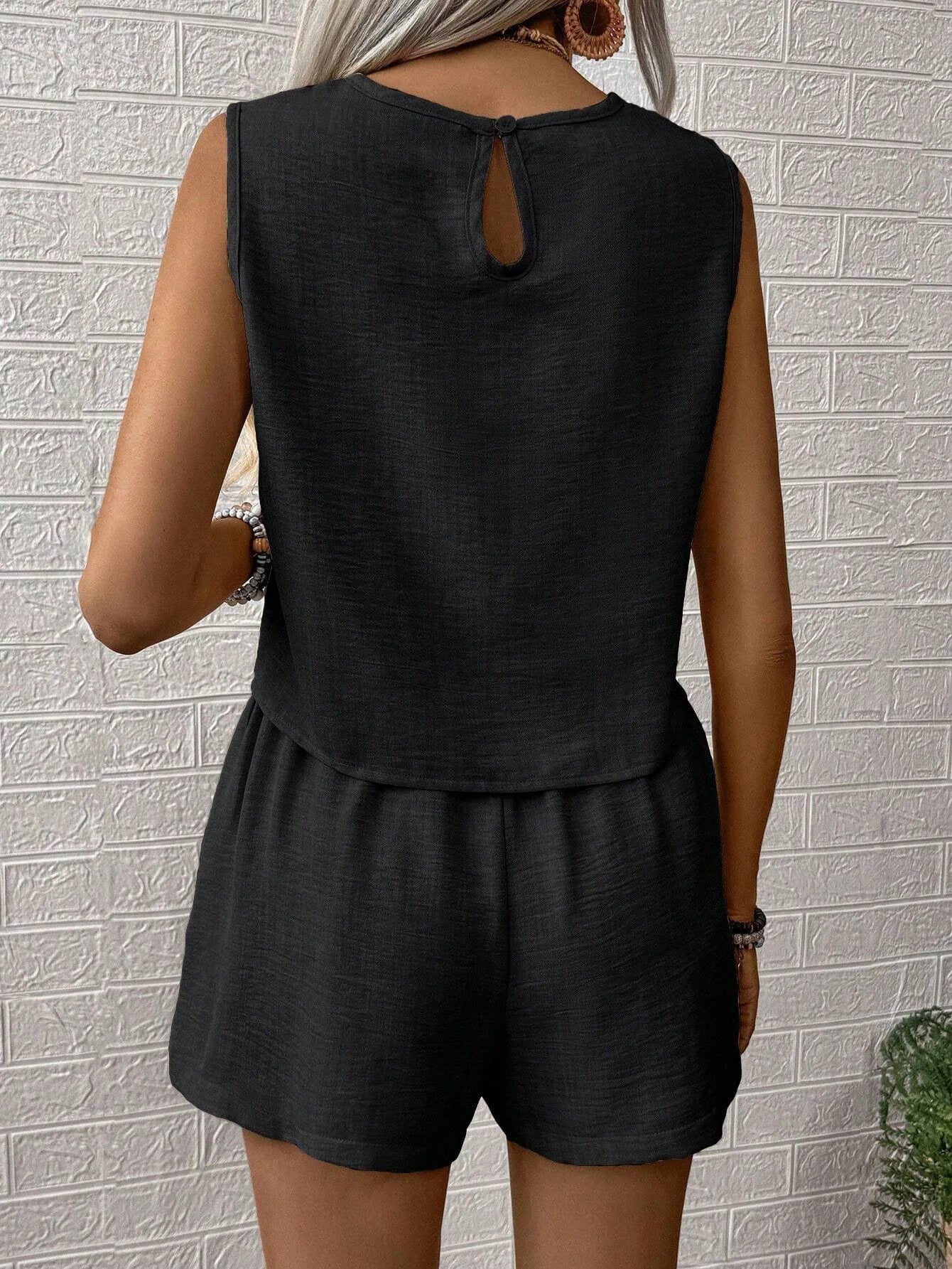 2026 Summer Women Solid Color 2Pcs Set Sleeveless Top Shorts Minimalist Casual Streetwear Loose Daily Vacation Outfit