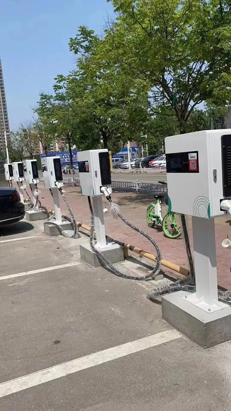 Smart DC Fast EV Charger 60KW-240KW Electric Vehicle Charging Station with Advanced Monitoring