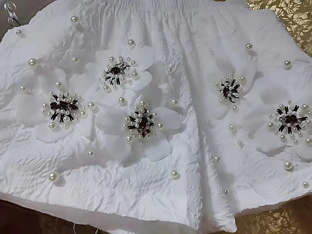 Luxury Style Pearls Beaded 3D Flowers Stitch Pantalones Cortos Wide Leg Shorts Women's Short Pants Elastic Waist Short Trousers