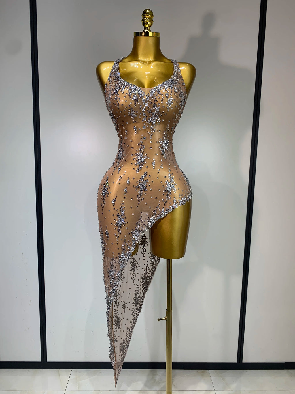 2025 Sparkly Rhinestone V Neck Stretch Mesh Sexy See Through Dress Women Elegant Party Celebrate Perform Costume Stage Outfit
