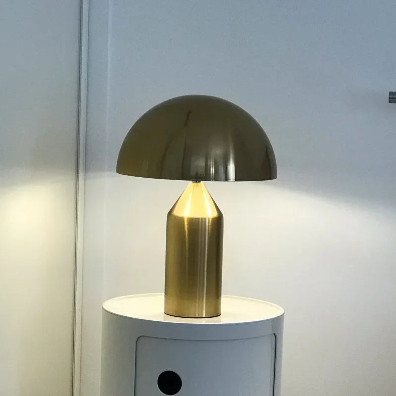 Italy Mushroom Table Lamp Gold/black/white Metal Desk Light Desk Living Dining Room Bedroom Bedside Decoration Standing Lamps G9