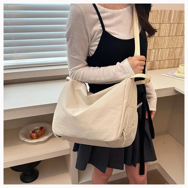 Women's Casual Nylon Large Capacity Shoulder Bag with Pocket, Casual Style for Daily Use, Sports, Travel, and Outdoor Activities