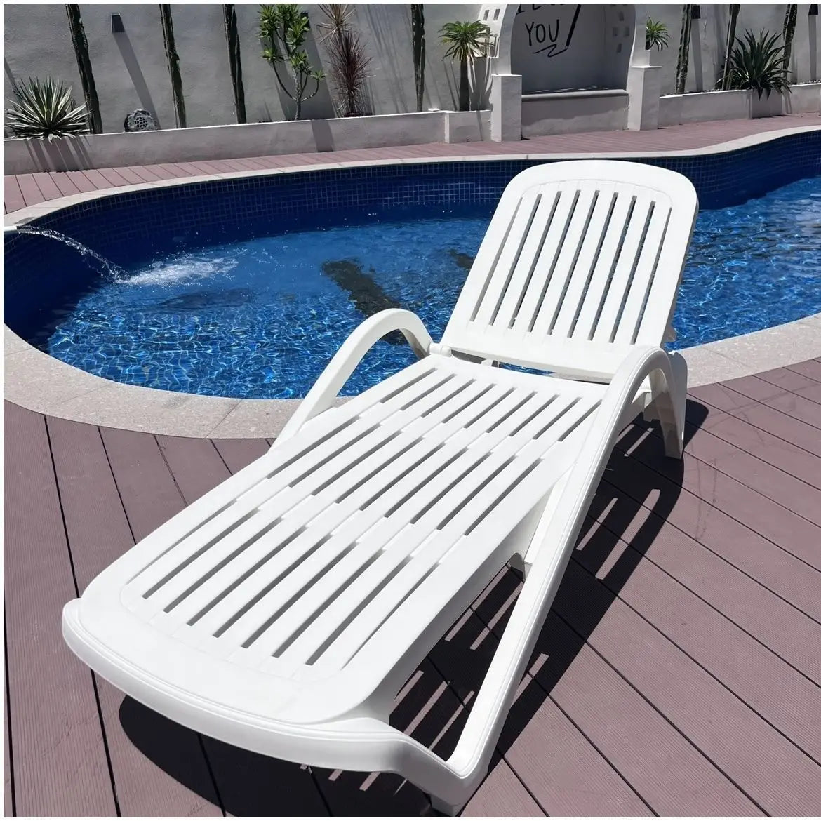 Outdoor pool loungers Hot spring Hammam bathroom Plastic leisure bed Internet celebrity bed Beach amusement park hotel bed
