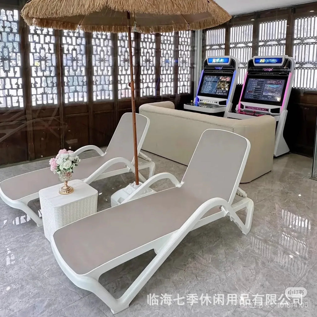 Outdoor pool loungers Hot spring Hammam bathroom Plastic leisure bed Internet celebrity bed Beach amusement park hotel bed