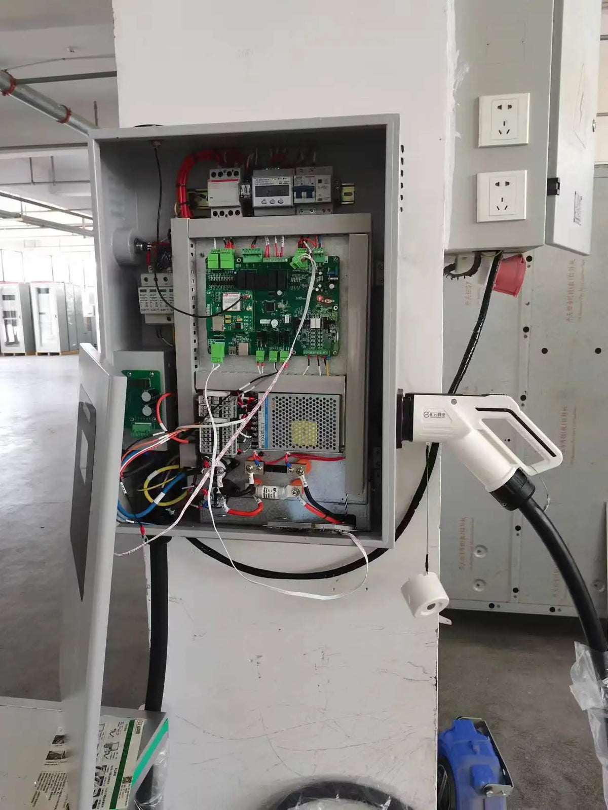 YuGong New CCS1 15kw/20kw/30kw/40KW DC Fast EV Charger CCS COMBO Wallbox Charging Stations up to 40kw