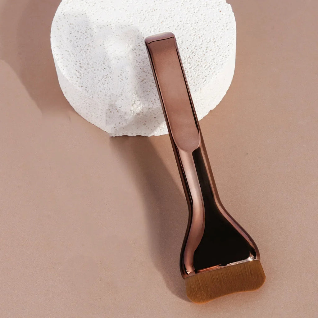 Professiona Makeup Brush Curved Soft Bristle Foundation Brush For Even Application Travel-Friendly Makeup Tools
