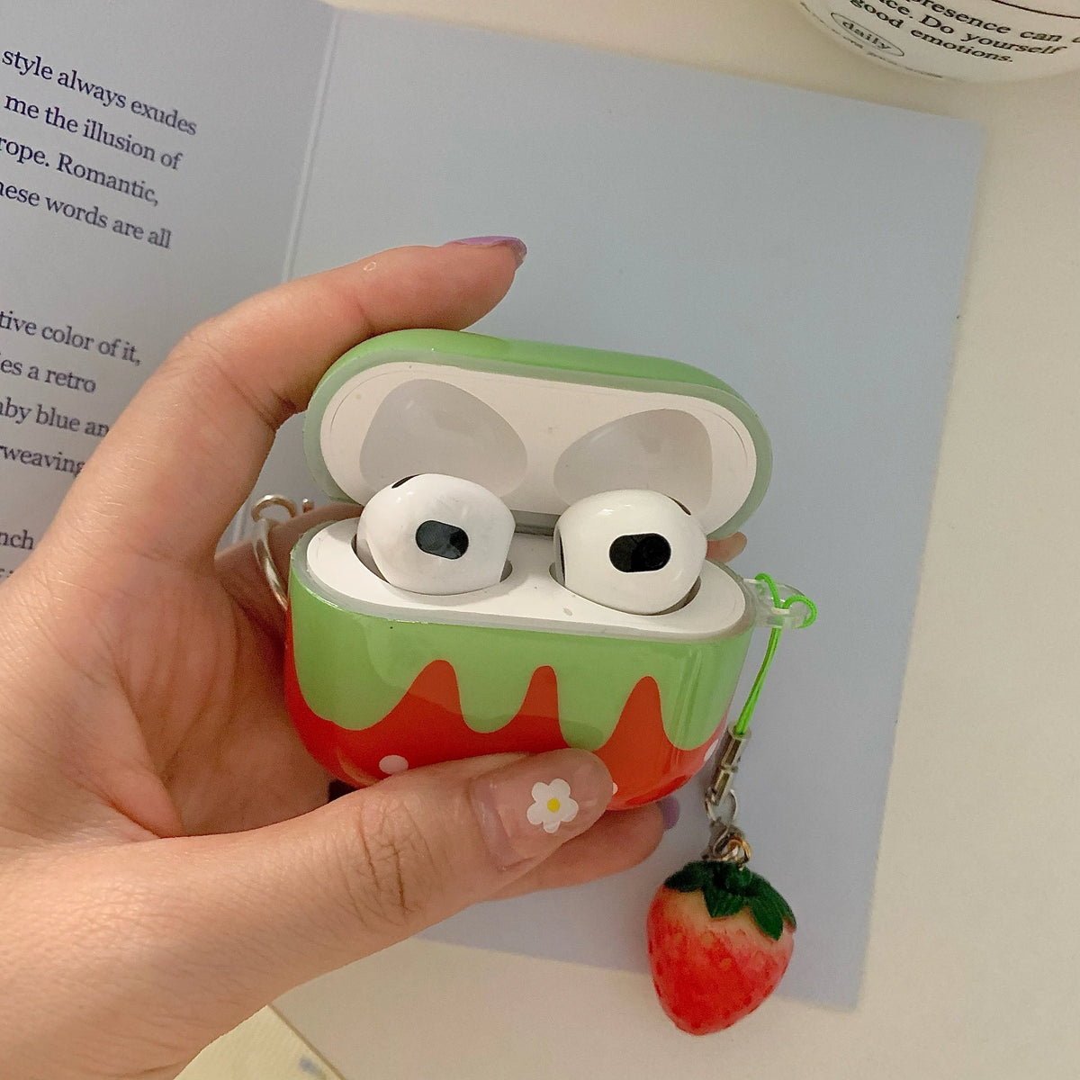 Cute Lovely White Polka Point Red Strawberry Glossy Earphones Cover Case for AirPods 1 2 3 4 5 Pro 2 Pro 3 with Charm Pendant