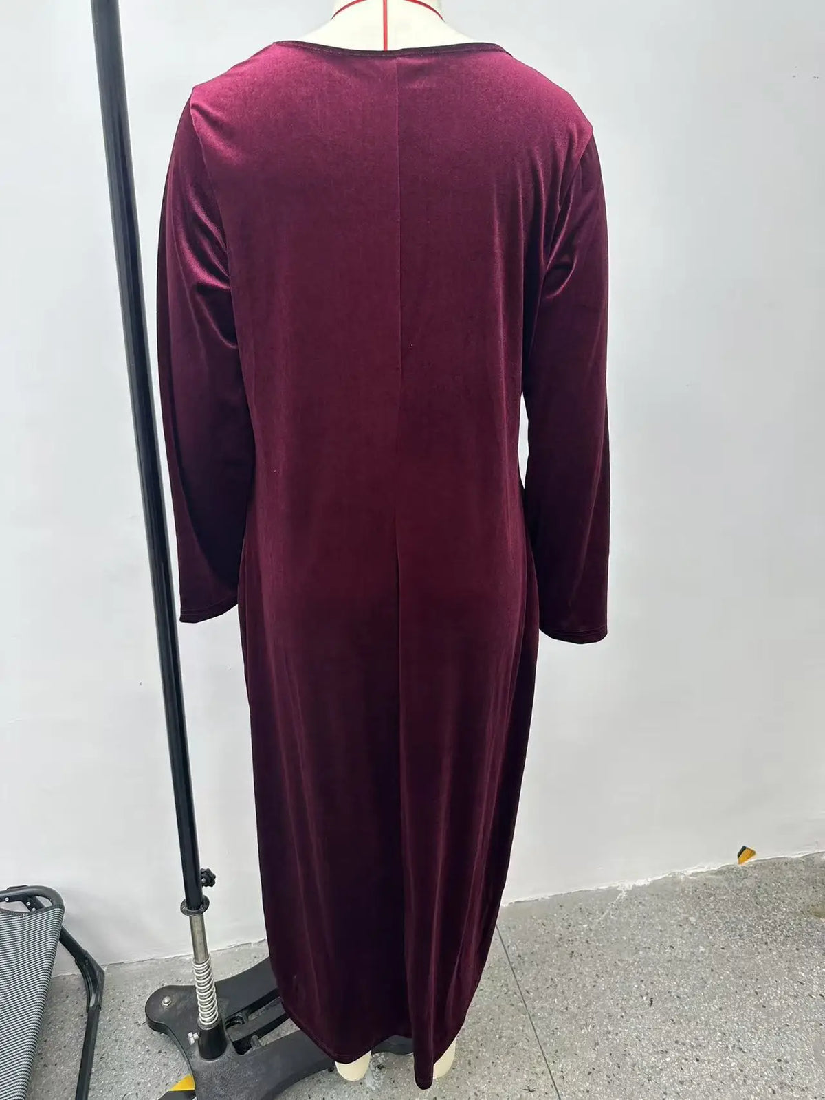 2026 Fall/Winter Velvet Long Dress – Round Neck, Long Sleeves, Floor-Length, Elegant Velvet Evening Gown