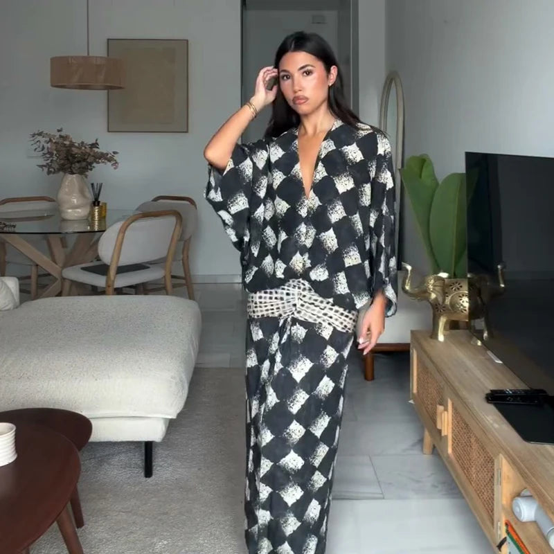 V-Neck Loose Waist Cinched Long Dress Woman Contrasting Colors Short Sleeve Pleated Maxi Dresses Chic Vacation Women's New Dress