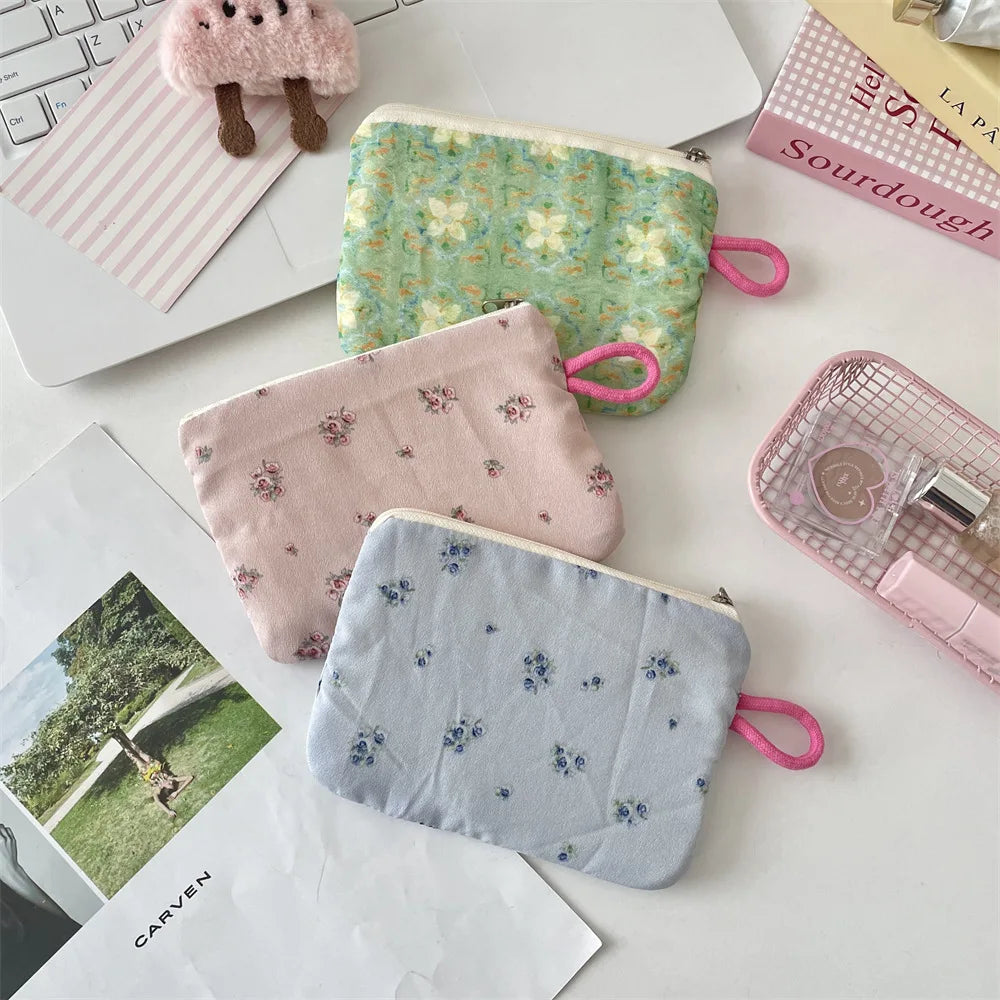 women's Coin Purses Korean Floral Countryside Style Sweet Kawaii Coin Purses Portable Lipstick ID Key Storage Bag Cosmetic Bag