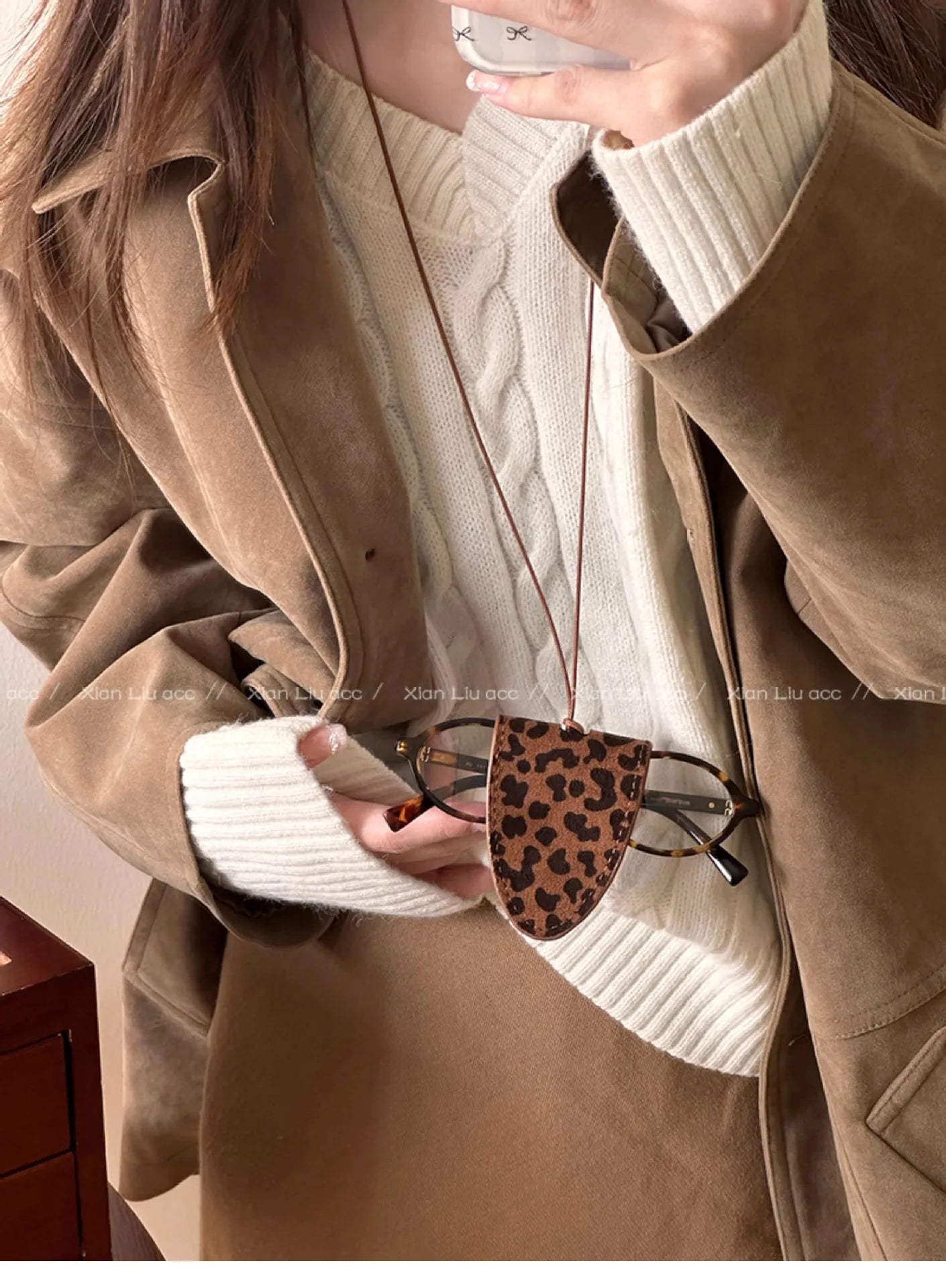 Leopard Print Eyeglasses Storage Bag Durable Hanging Neck Clip Easy Access Protection Simple Pendant Design
