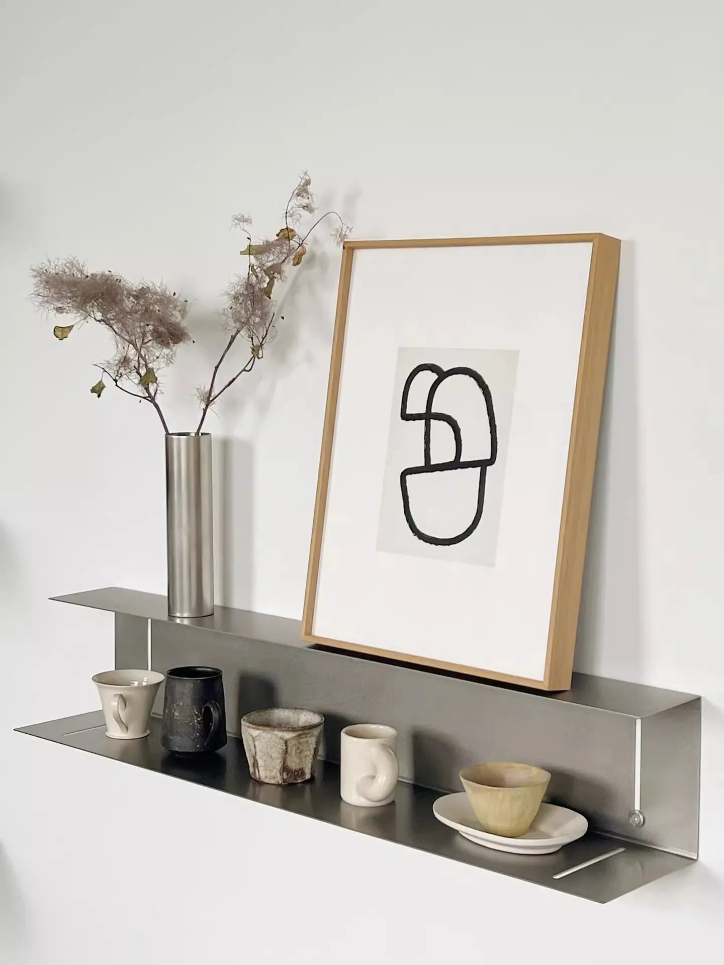 Modern Light Luxury Style Bar Coffee Shop Minimalist Art Pendant Wall-Mounted Decoration Stainless Steel Storage Rack Customized