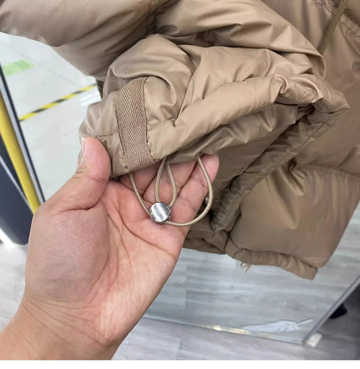2025 New Winter Women 90% White Duck Down Jacket Casual Loose Over Size Warm Parka Female Drawstring Hooded Puffer Coat