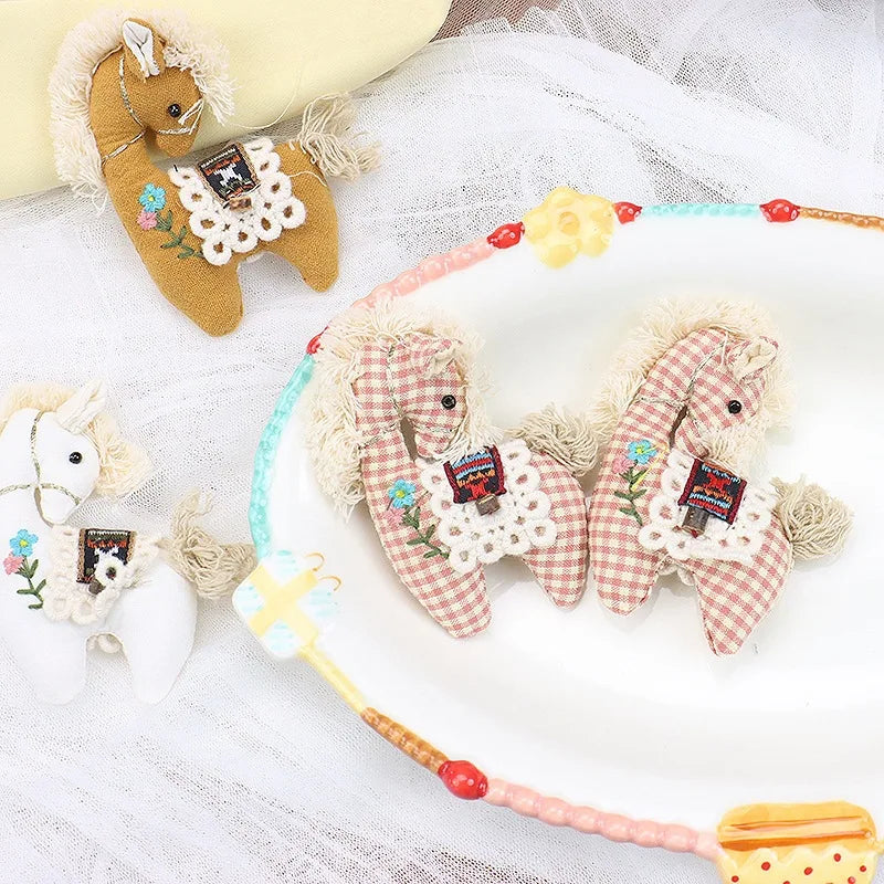 Adorable Pink Plaid Horse Brooch 3D Stuffed Fabric Embroidered Pony Pin for Girls Hair Clip Bag Charm Kawaii Animal Gift