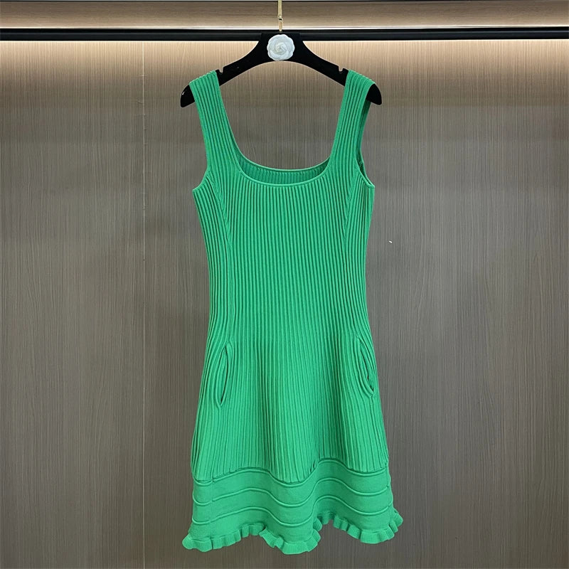 2026 Summer New Women's Square Neck High Waist Suspender Dress, Fashionable Casual Vacation Style, Waist Pockets, A-line Skirt