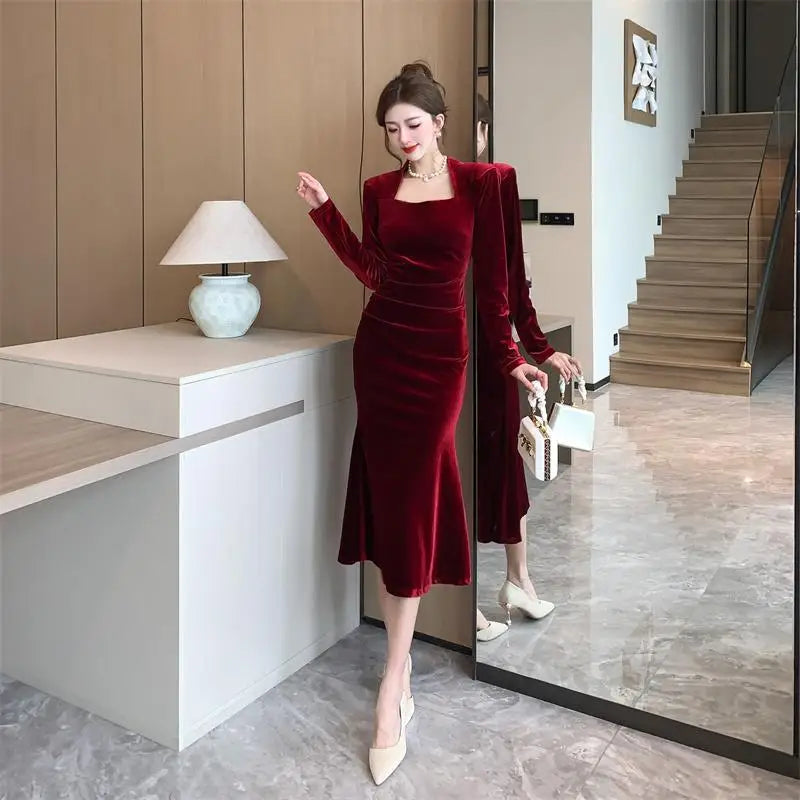 Socialite's Golden Velvet Fish Tail Long Dress Women's Red High-end Temperament Waist Cinching Dress Light Luxury Hip Hugging