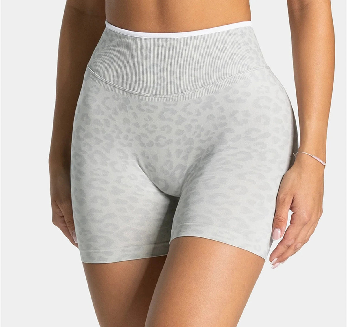 Custom LOGO women's hot-selling in high waist belly leopard print  colors seamless yoga hip lift tight running sports shorts