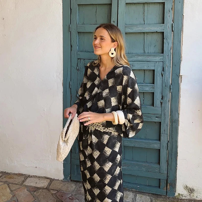 V-Neck Loose Waist Cinched Long Dress Woman Contrasting Colors Short Sleeve Pleated Maxi Dresses Chic Vacation Women's New Dress