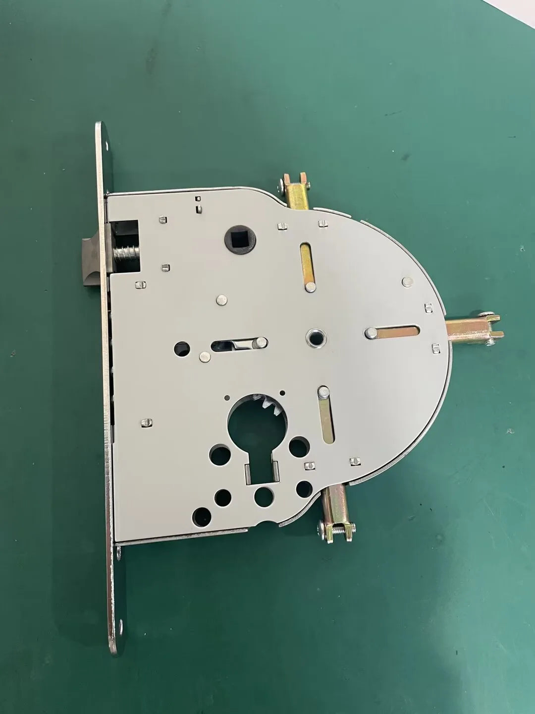 Intelligent Automatic Israeli Round Head Square Tongue Lock Body 6590 Replaces Old-fashioned Fingerprint Lock