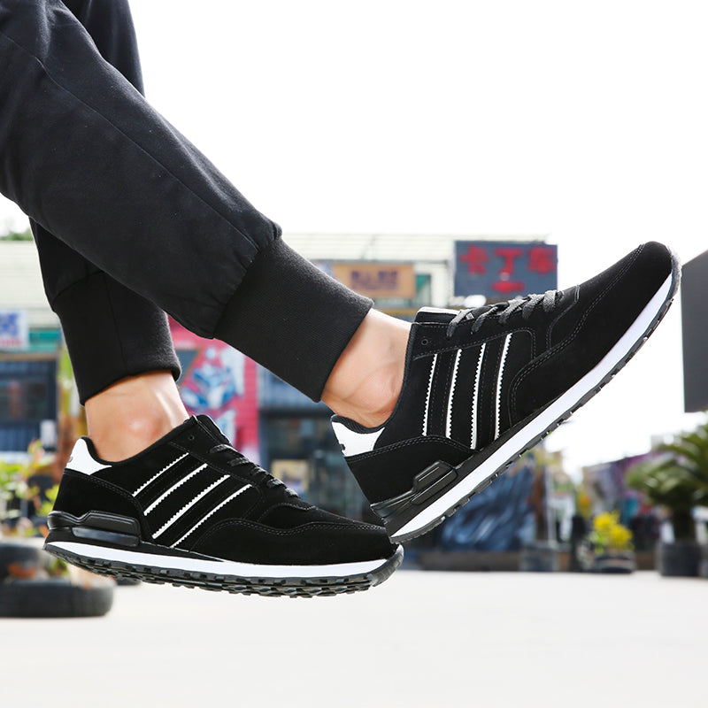 Lightweight Men Sneakers Classical  Suede Leather Men Running Shoes Outdoor Comfortable Sport Shoes Breathable Flat Casual Shoes