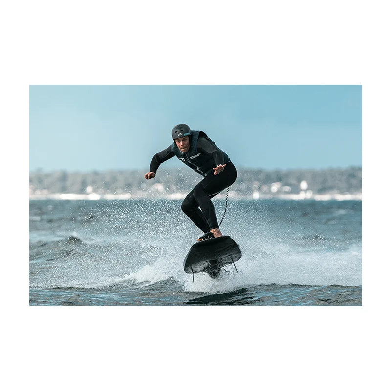 Carbon Motorized Electric Surfboard, 50km/h Fast Speed, Single Rider Max 150KG, Custom Color Offshore Water Jet Surf Equipment